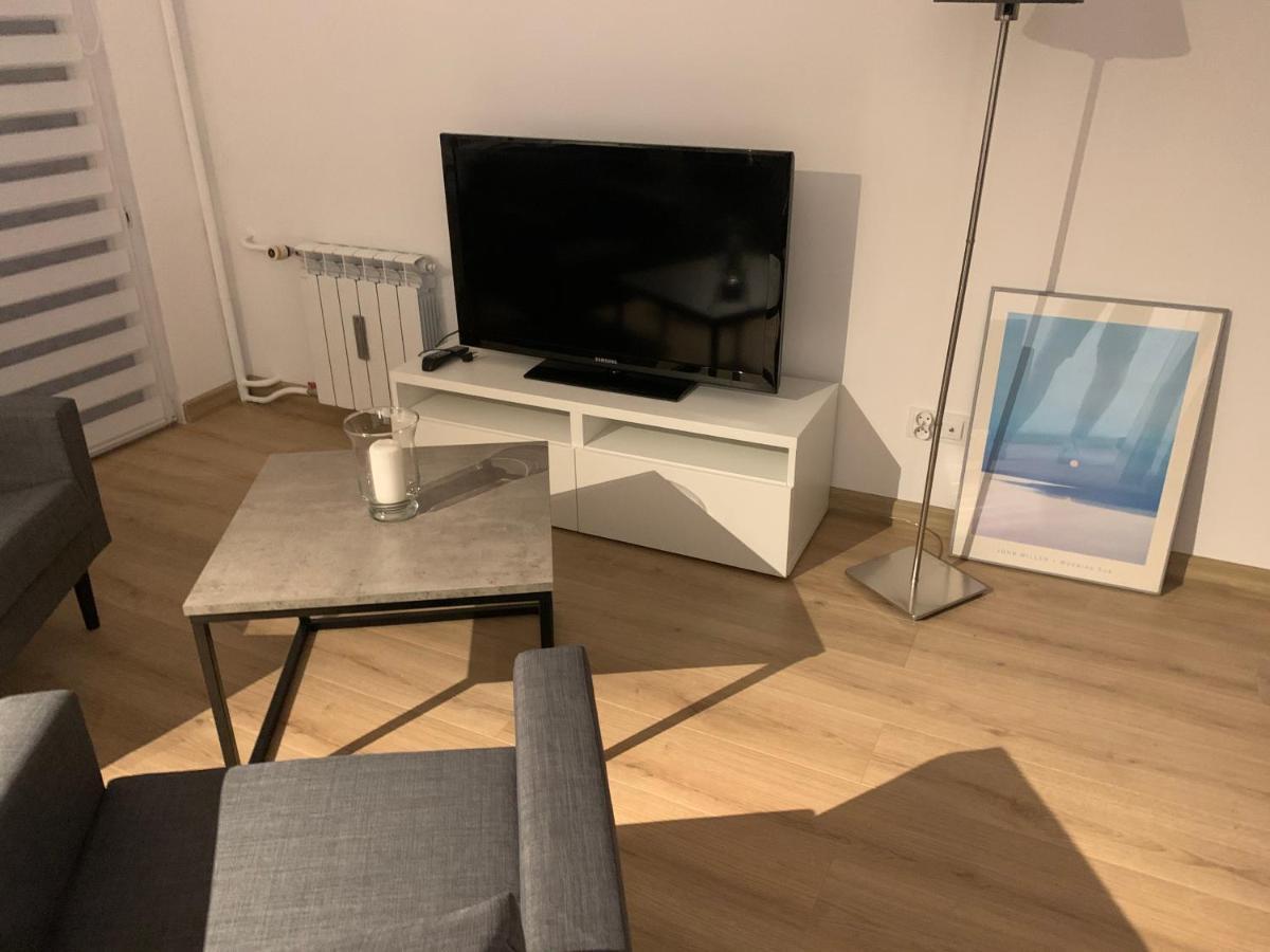 Auschwitz New Flat For Rent Air Conditioning In The Apartament Oswiecim Nowe Mieszkanie - Centrum Klimatyzacja W Mieszkaniu Apartment ภายนอก รูปภาพ